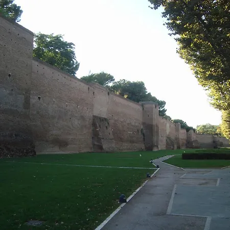 Porta Latina Suite - Private Apartment Rome's Center-3